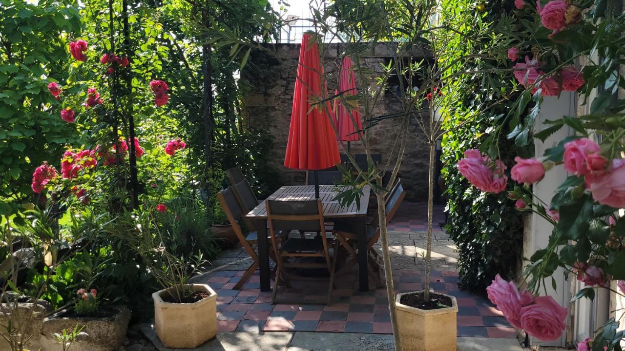 Bed and Breakfast Relais De La Renaissance Saint-Michel-de-Montaigne Exterior foto